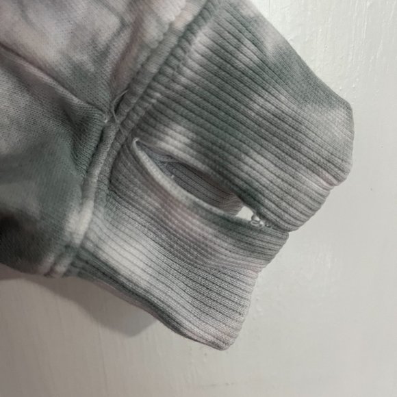 Forever 21 Tie Dye Cropped Sweater - Picture 4 of 5